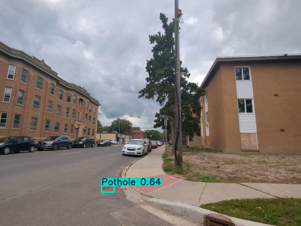 Roadlens pothole detection with confidence score